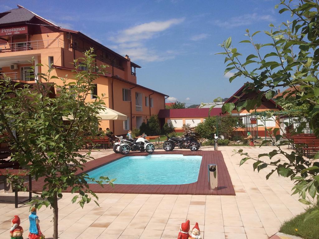 Casa Alba Hotel Râmnicu Vâlcea Exterior foto