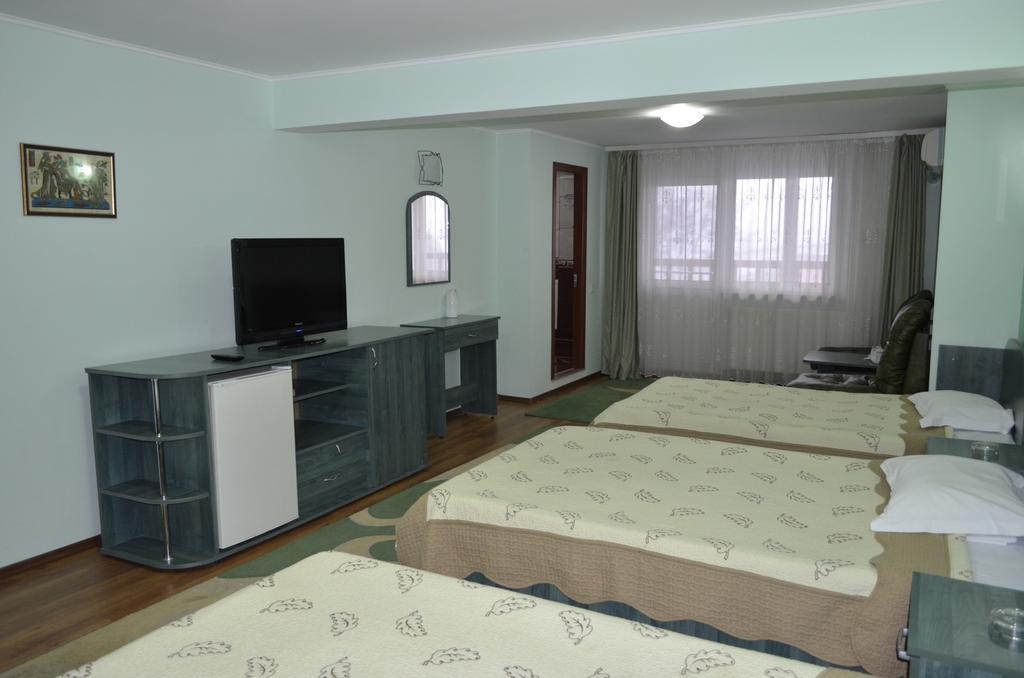 Casa Alba Hotel Râmnicu Vâlcea Exterior foto
