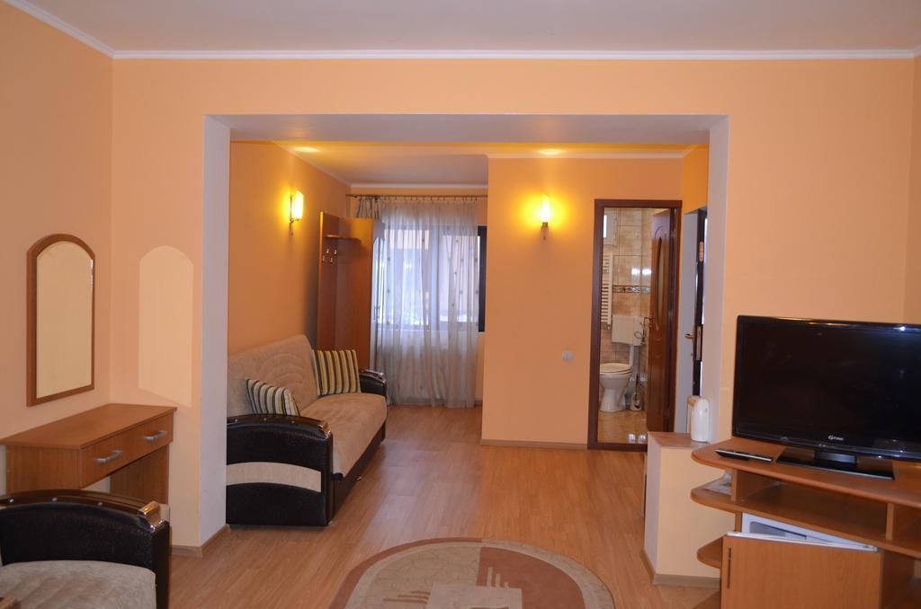 Casa Alba Hotel Râmnicu Vâlcea Exterior foto