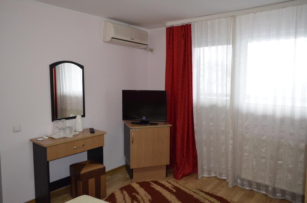Casa Alba Hotel Râmnicu Vâlcea Exterior foto