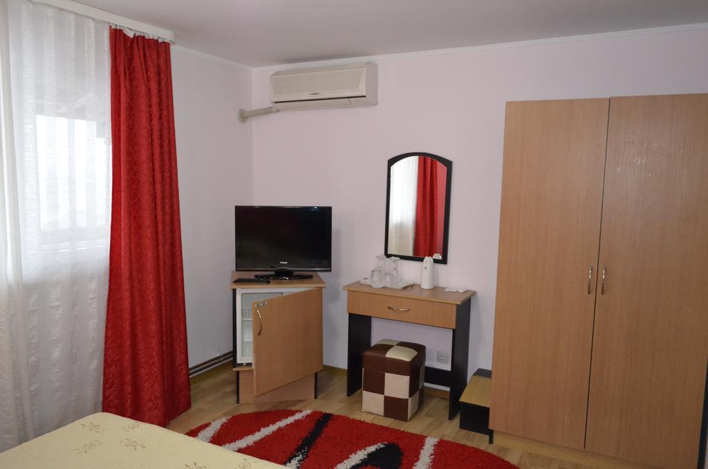 Casa Alba Hotel Râmnicu Vâlcea Exterior foto